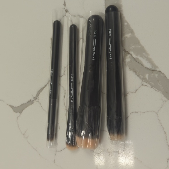 MAC Cosmetics Other - Mac 4pce Mini Brush Set (New)